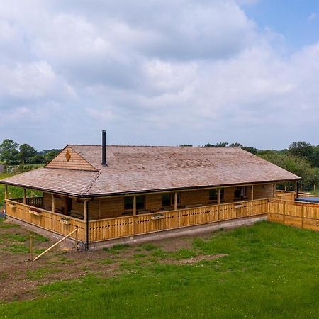 Luxury Log Cabin With A Hot Tub Stone  Ngoại thất bức ảnh