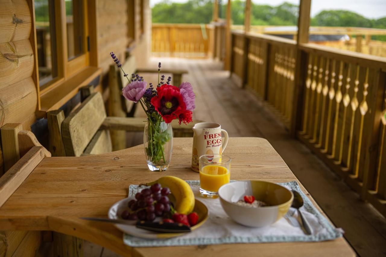 Luxury Log Cabin With A Hot Tub Stone  Ngoại thất bức ảnh