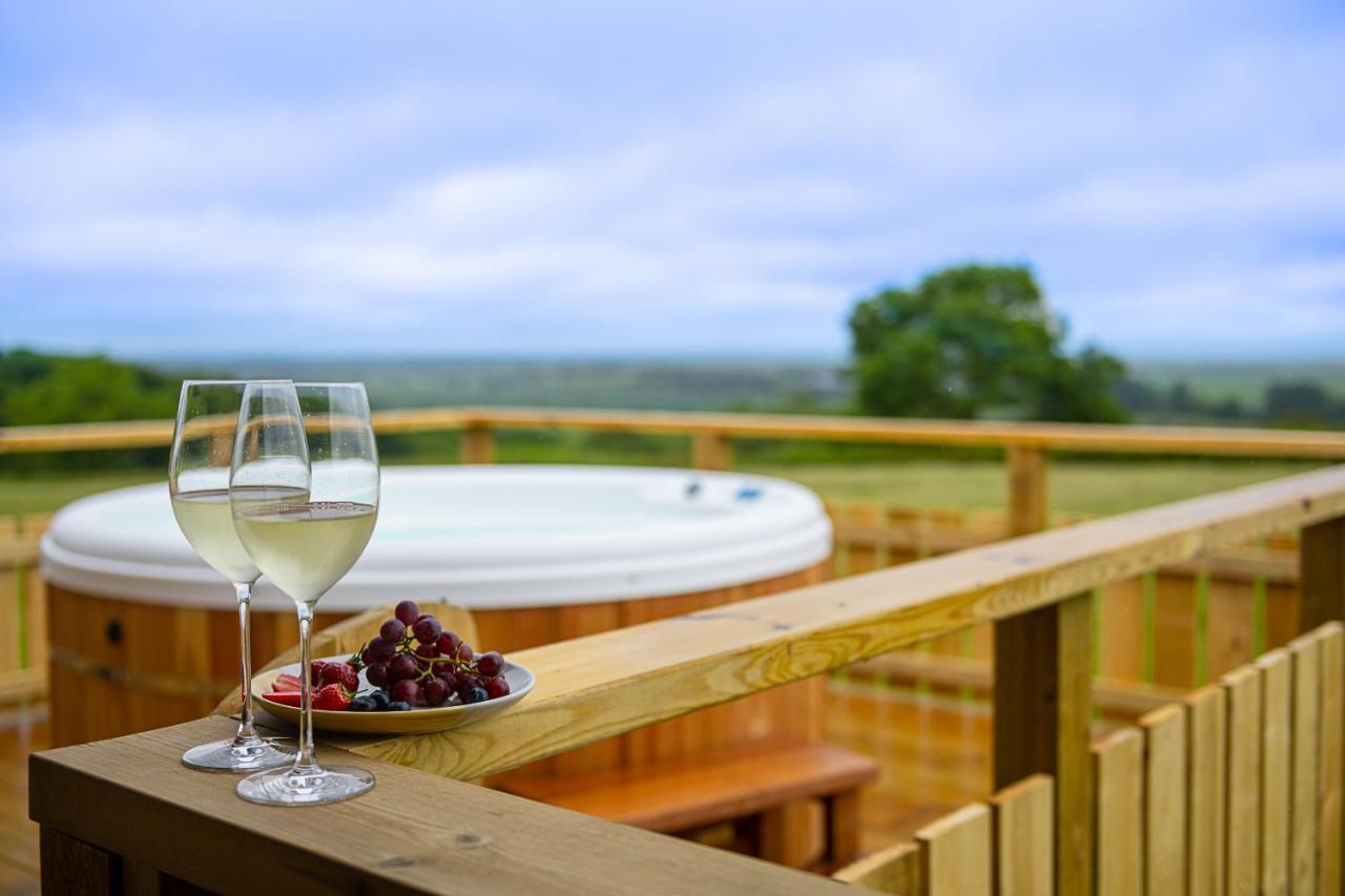 Luxury Log Cabin With A Hot Tub Stone  Ngoại thất bức ảnh