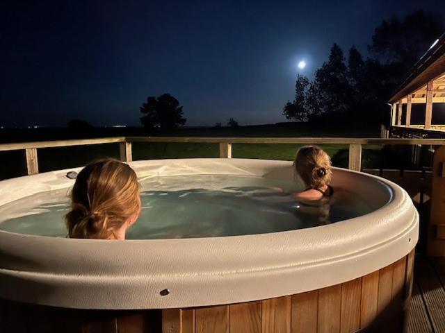 Luxury Log Cabin With A Hot Tub Stone  Ngoại thất bức ảnh